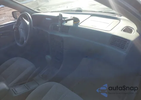 2000 Toyota Camry Le z USA, uszkodzony, nr VIN 4T1BG22K4YU945841